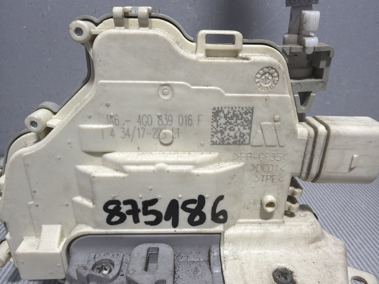 DIJELOVI BRAVA VRATA AUDI A4 (B9) > 15-18 2.0 4G0839016F