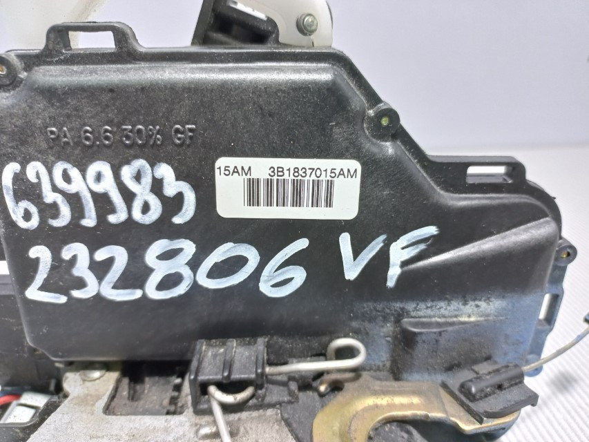 DIJELOVI BRAVA VRATA VW T5 > 03-09 3B1837015AM
