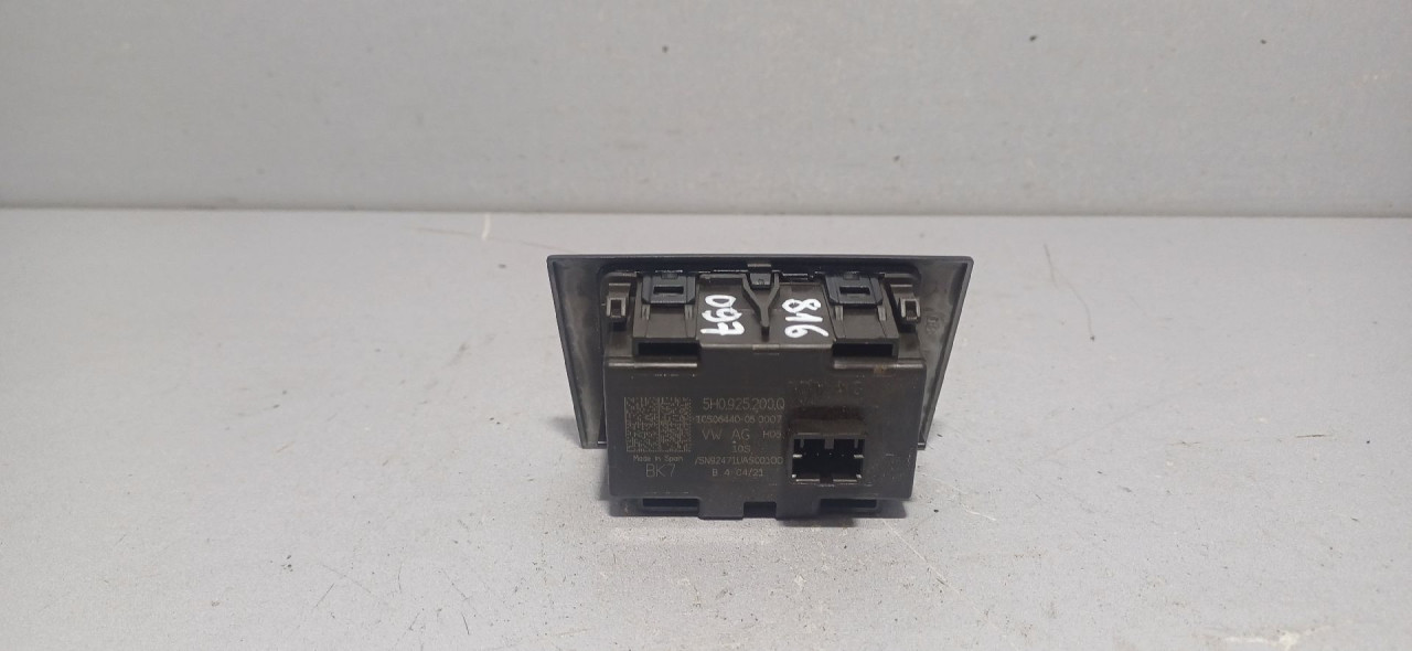 DIJELOVI PREKIDAC VW CADDY > 20- 5H0925200Q