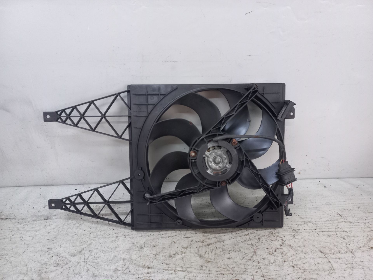 DIJELOVI NOSAC VENTILATORA SKODA FABIA > 07-10 1.4 6Q0121207N