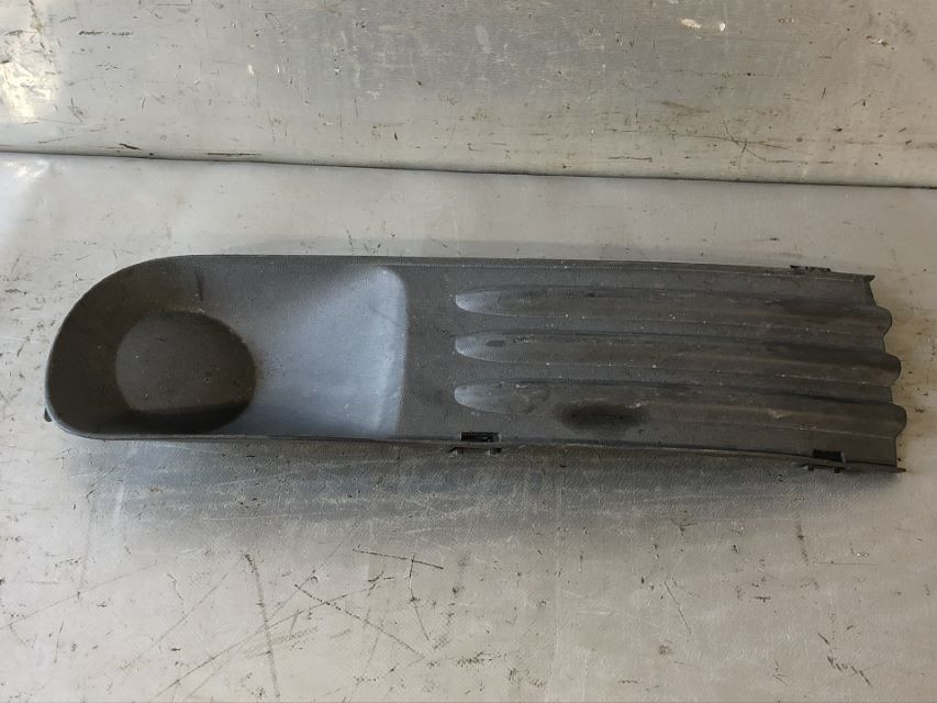 DIJELOVI PLASTIKA BRANIKA VW T5 > 03-09 7H0807489