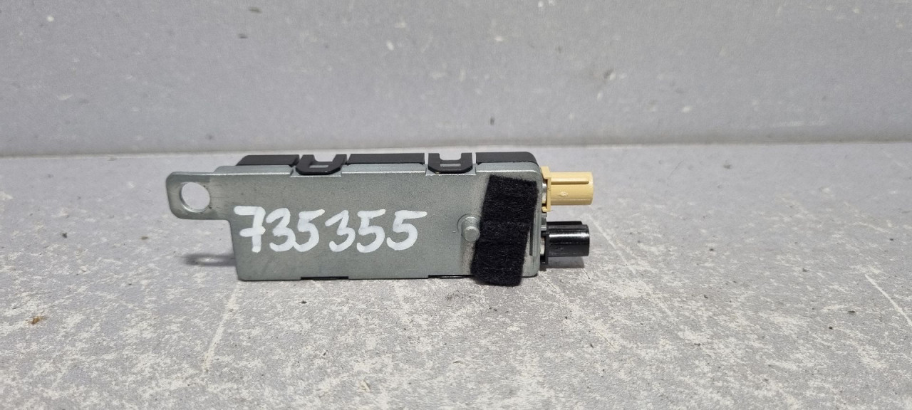 DIJELOVI ANTENA VW PASSAT CC > 12-15 3C8035552B