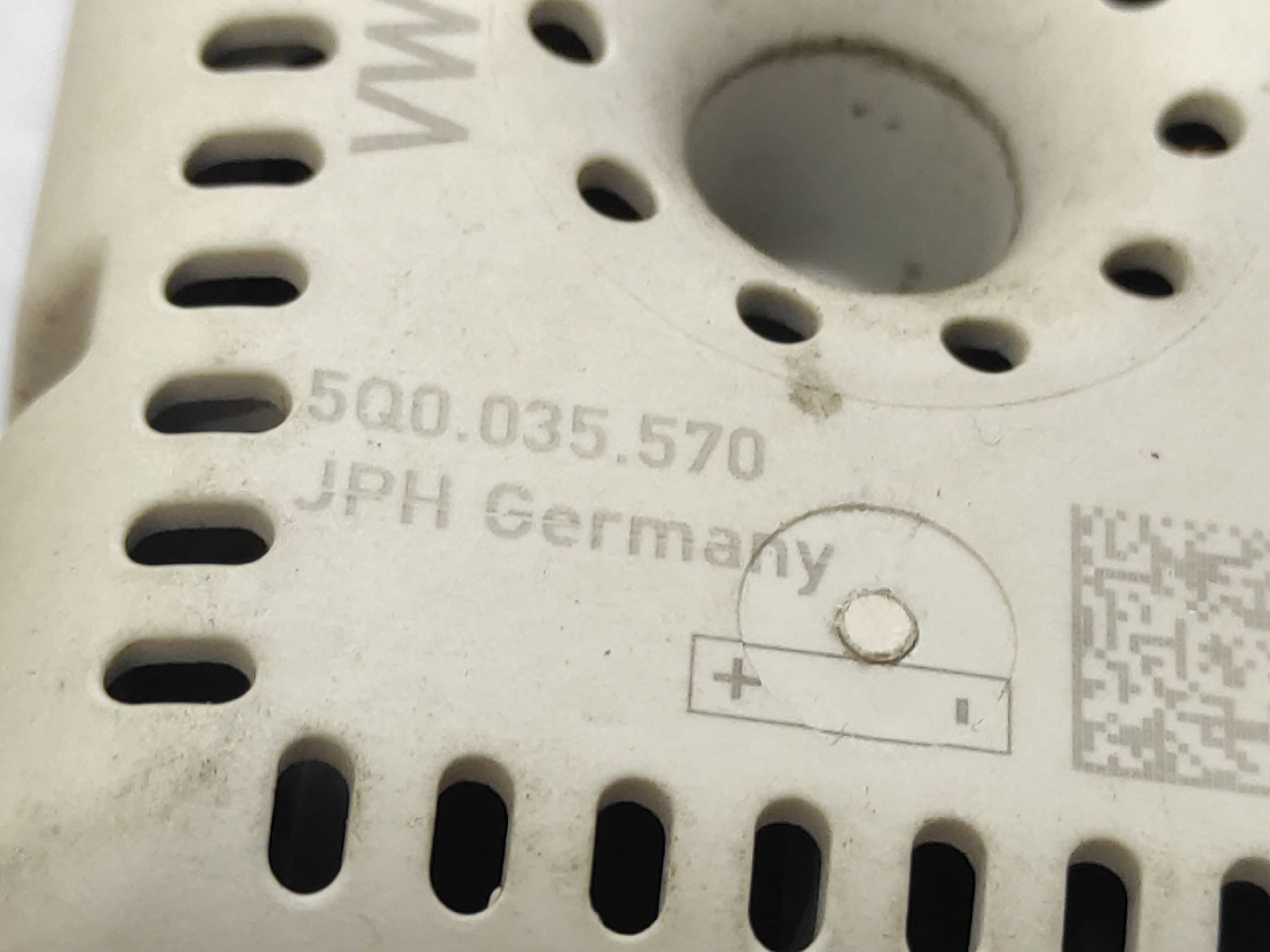 DIJELOVI ANTENA VW GOLF 7 > 12-16 5Q0035570