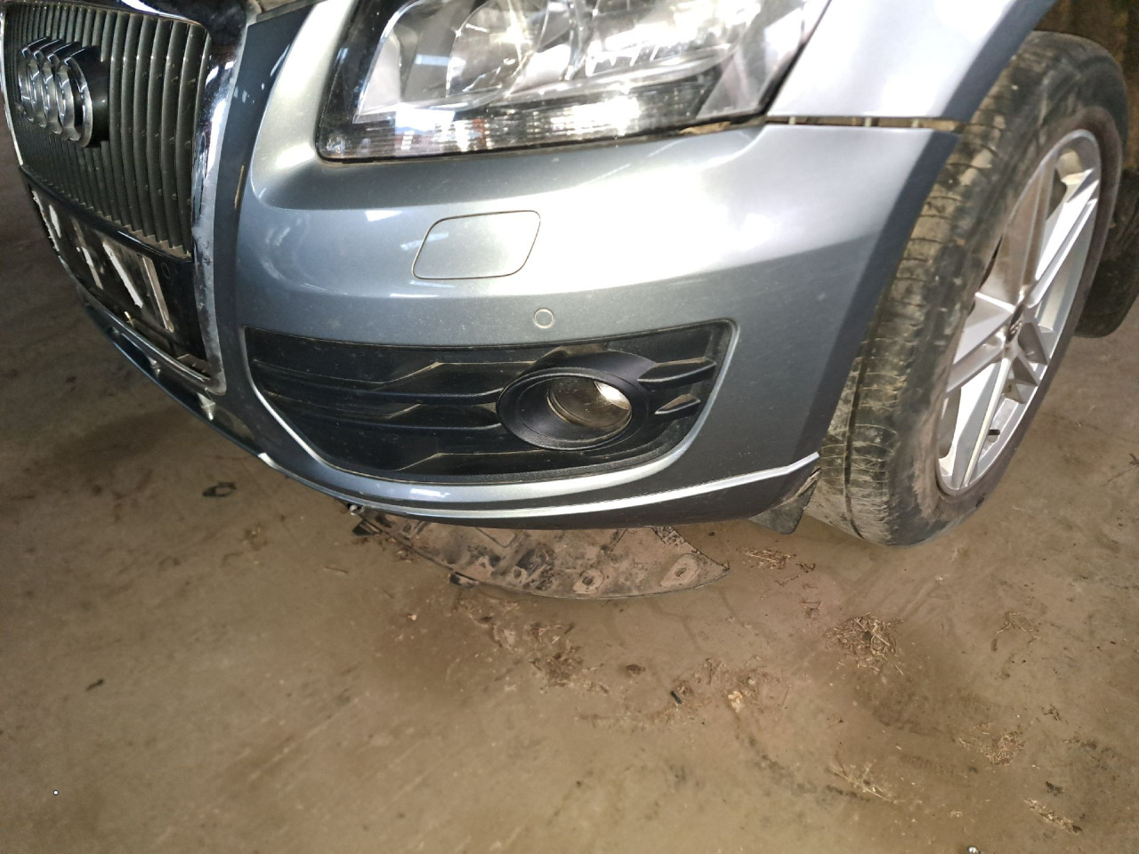 DIJELOVI BRANIK AUDI Q5 > 08-11