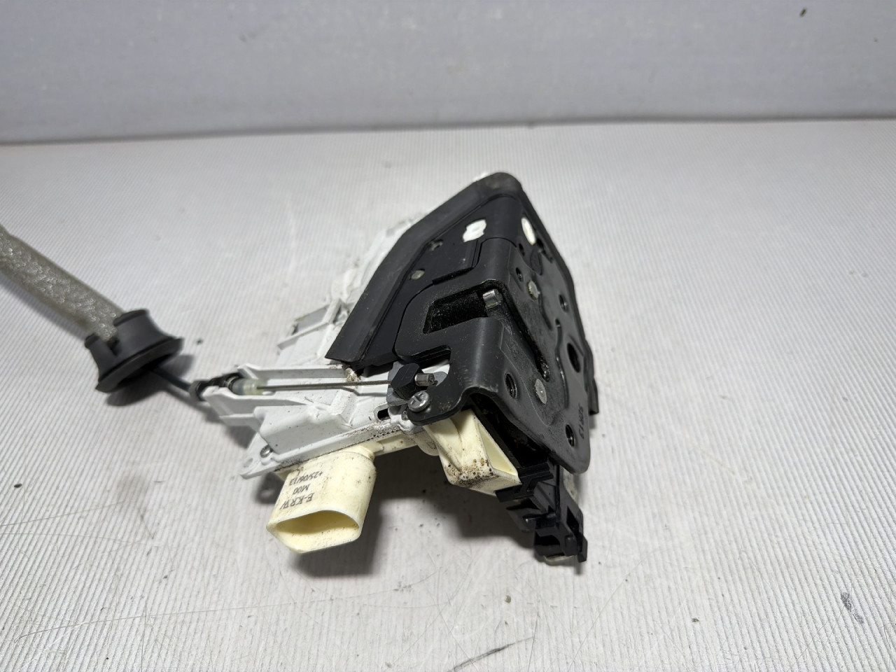DIJELOVI BRAVA VRATA AUDI Q3 > 11-15 2.0 4G0839016