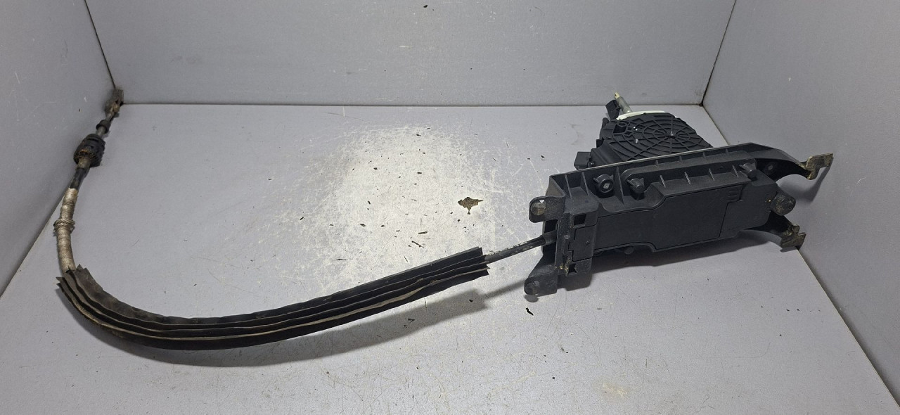 DIJELOVI SALTEBLA VW PASSAT B8 > 14-19 1.6 3Q2713023B