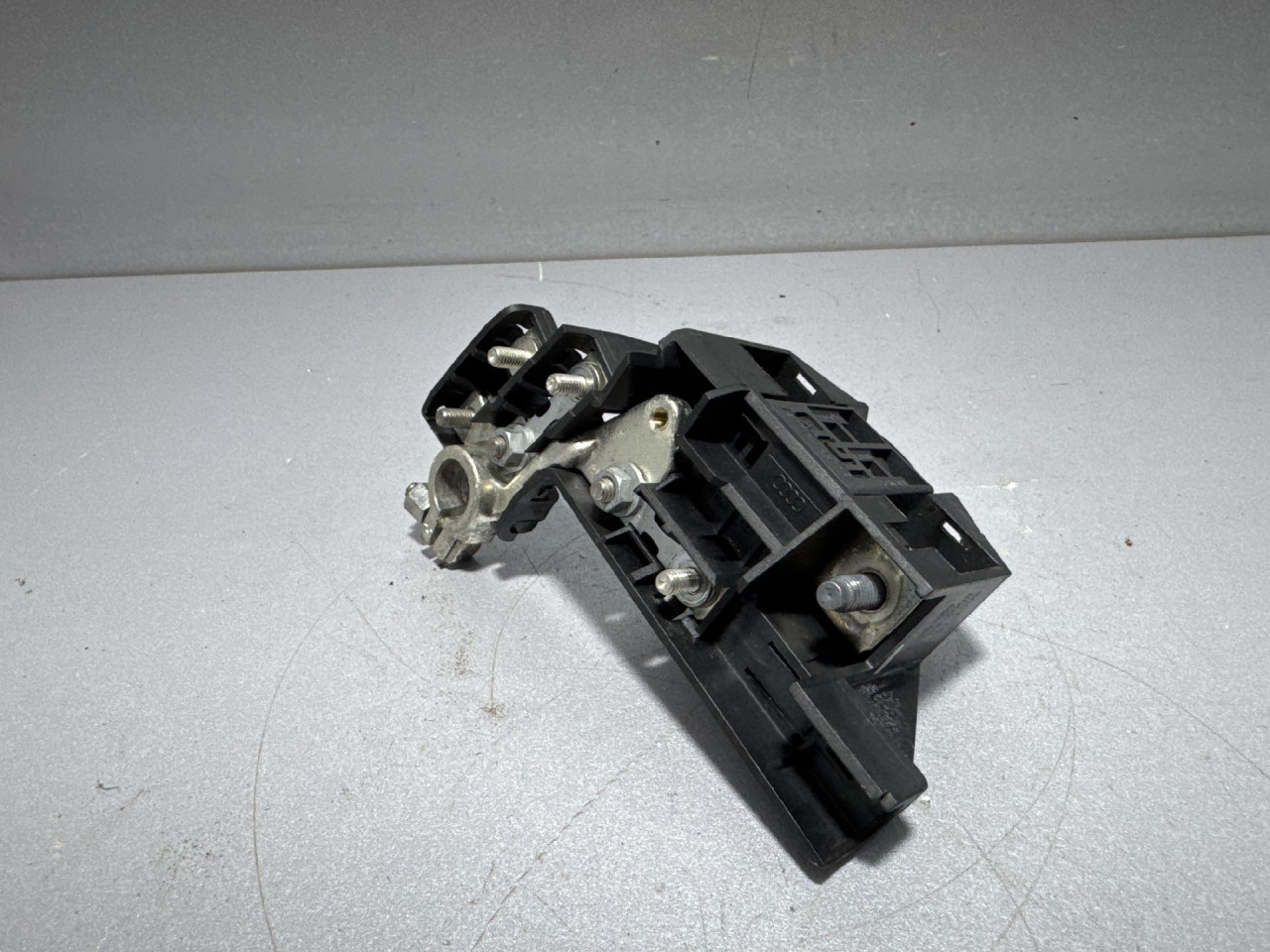 DIJELOVI KLEMA AUDI A4 (B8) > 07-11 8J0915459