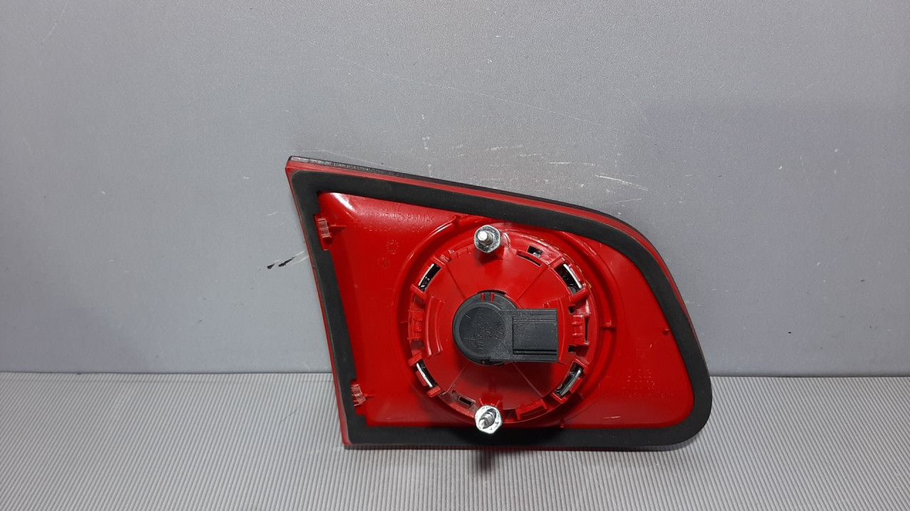 STOP SVJETLO VW PASSAT B6 > 05-10 3C9945094