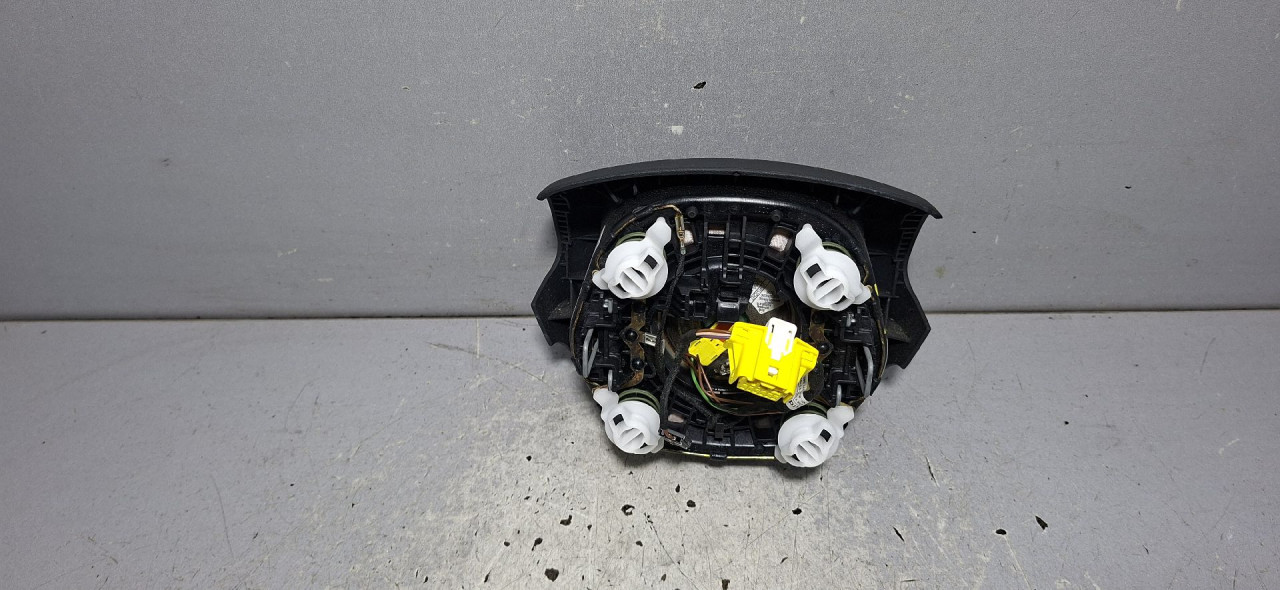 DIJELOVI AIRBAG VOLANA AUDI Q3 > 11-15 2.0 8V0880201AA