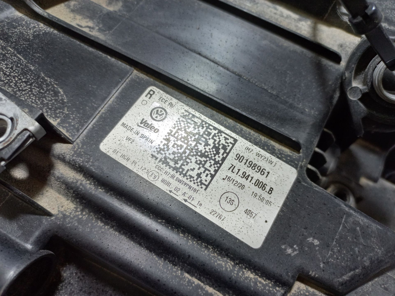 DIJELOVI FAR VW T6 > 15- 7L1941006B