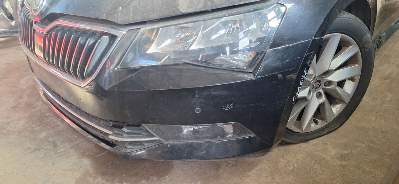 DIJELOVI BRANIK OSTECEN SKODA SUPERB > 15-19 3V0807218