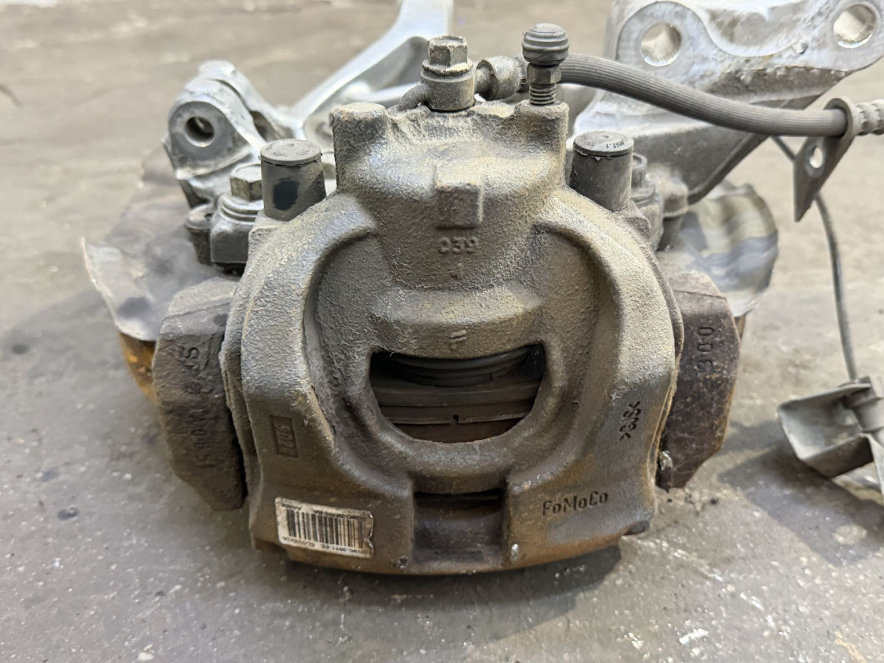 DIJELOVI KOCIONA KLJESTA FORD MONDEO > 14-19 2.0 DG9C2B302BA