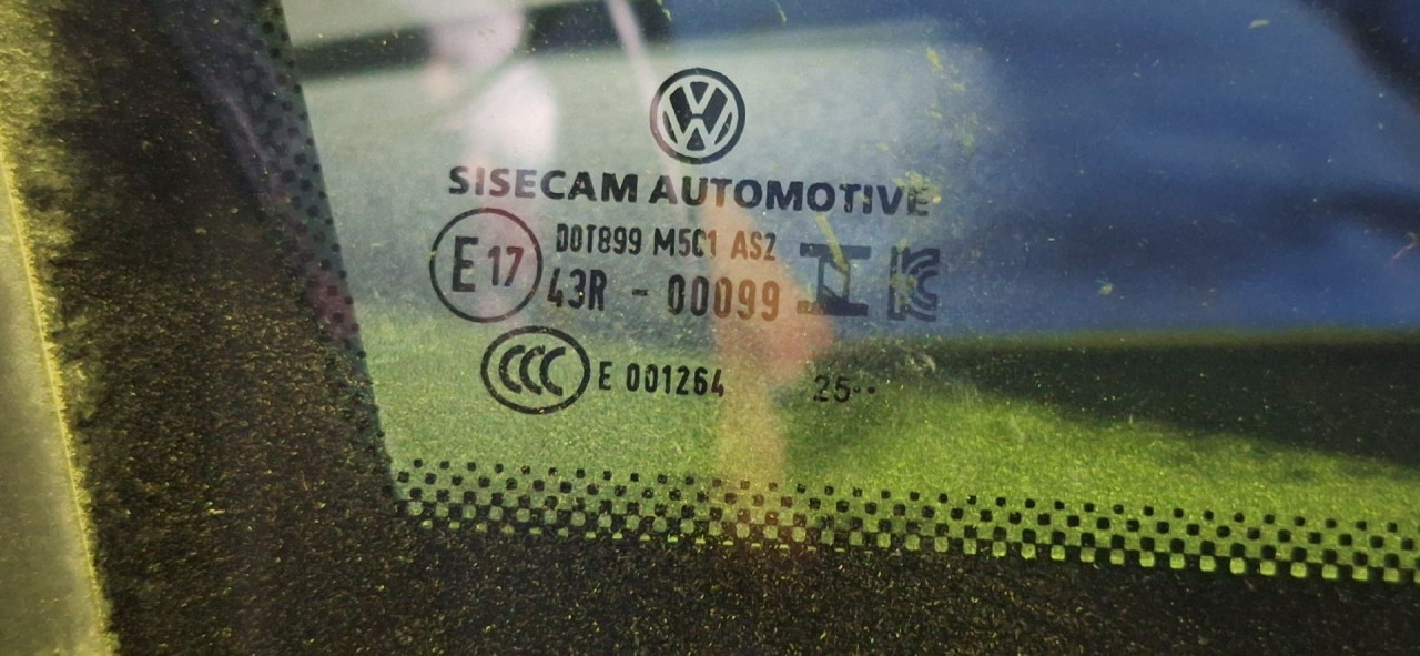 DIJELOVI STAKLO VW GOLF 8 > 19-