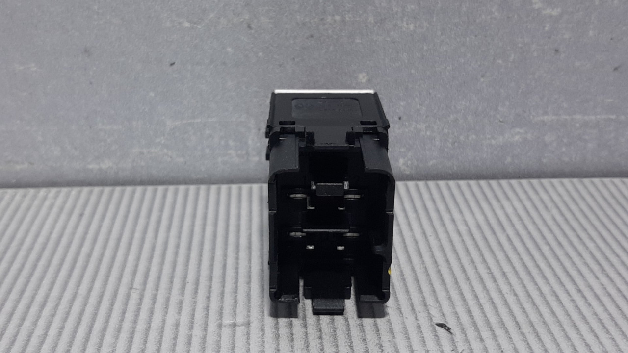 DIJELOVI PREKIDAC VW PASSAT CC > 08-11 3C8953509