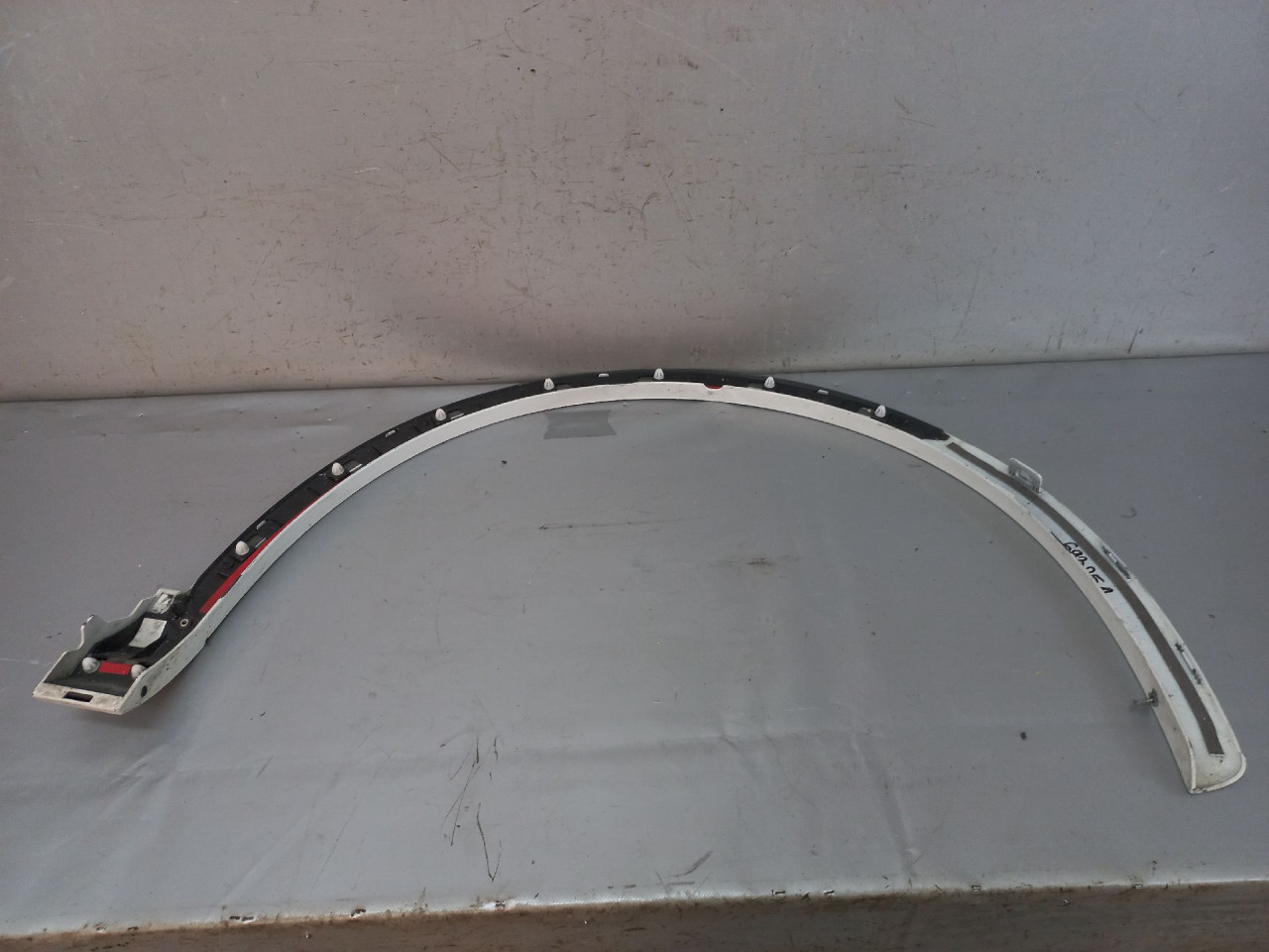 DIJELOVI RUB BLATOBRANA AUDI Q3 > 11-15 8U0853717A