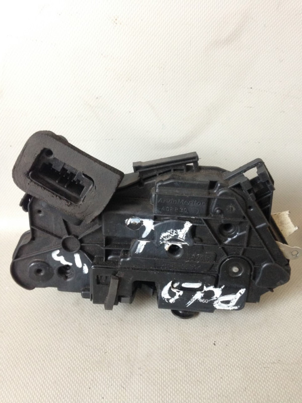 DIJELOVI BRAVA VRATA VW GOLF 6 > 08-12 5K1837015B