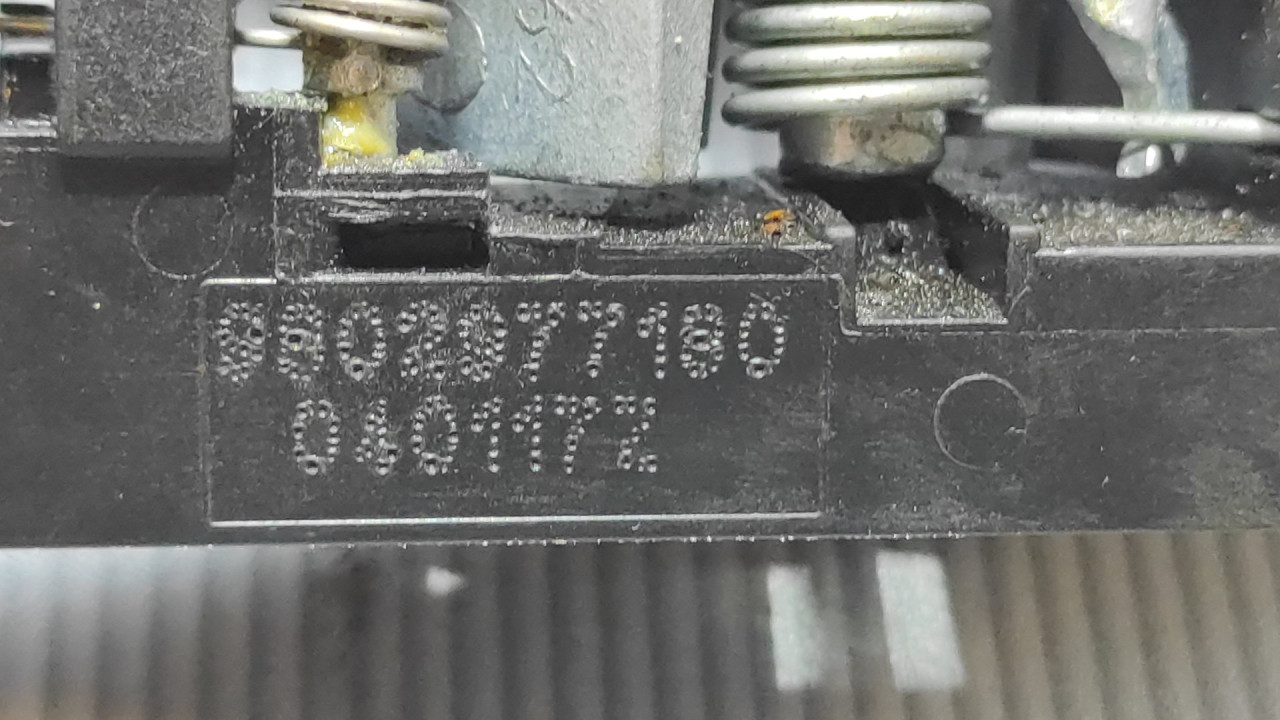 RUCKA VRATA PEUGEOT 308 > 13-17 9802977180
