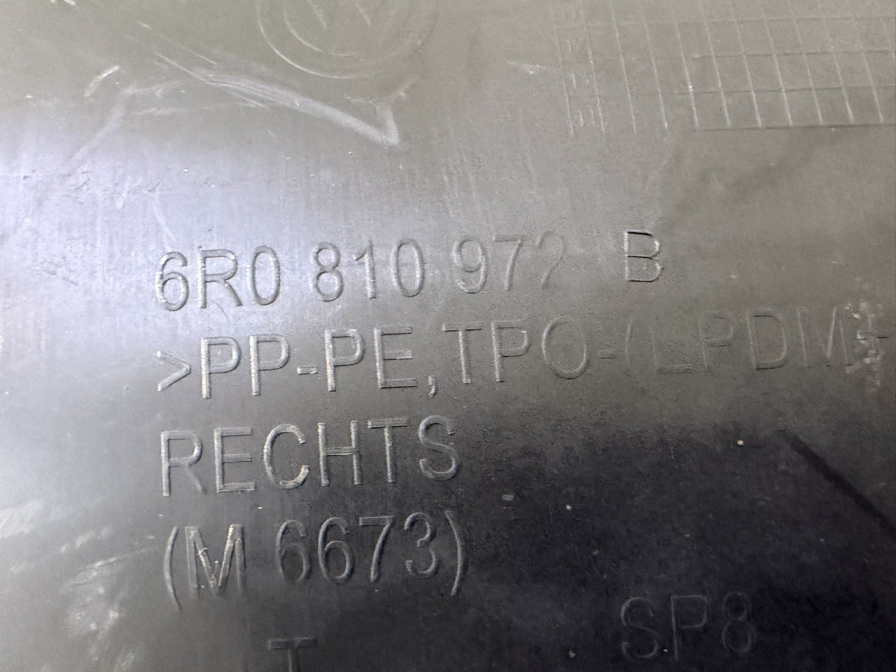 DIJELOVI UNUTRASNJI BLATOBRAN VW POLO > 09-14 1.6 6R0810972B