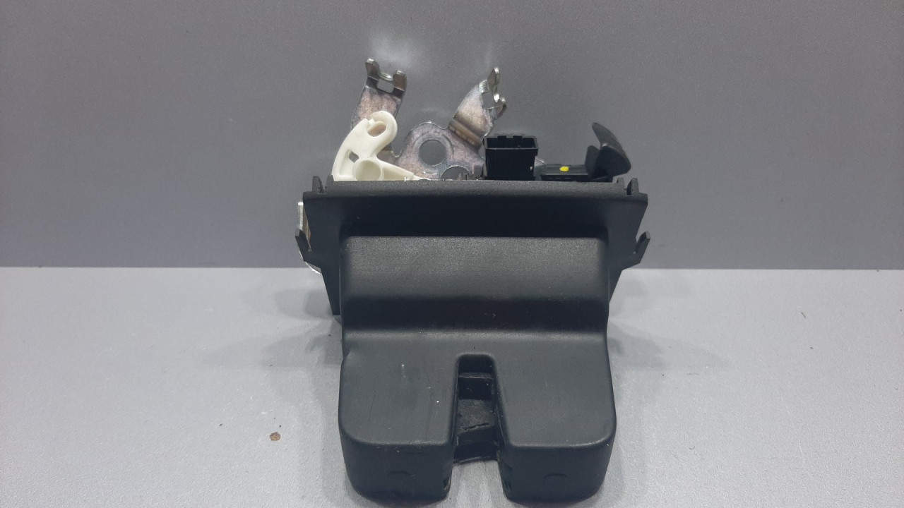 BRAVA GEPEKA SKODA OCTAVIA > 13-16 5E0827505