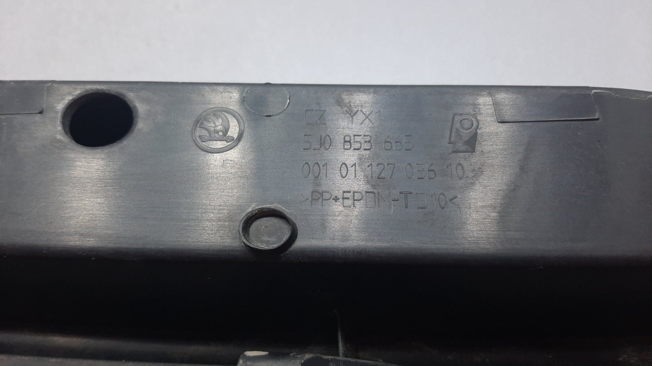 PLASTIKA BRANIKA SKODA FABIA > 07-10 5J0853665