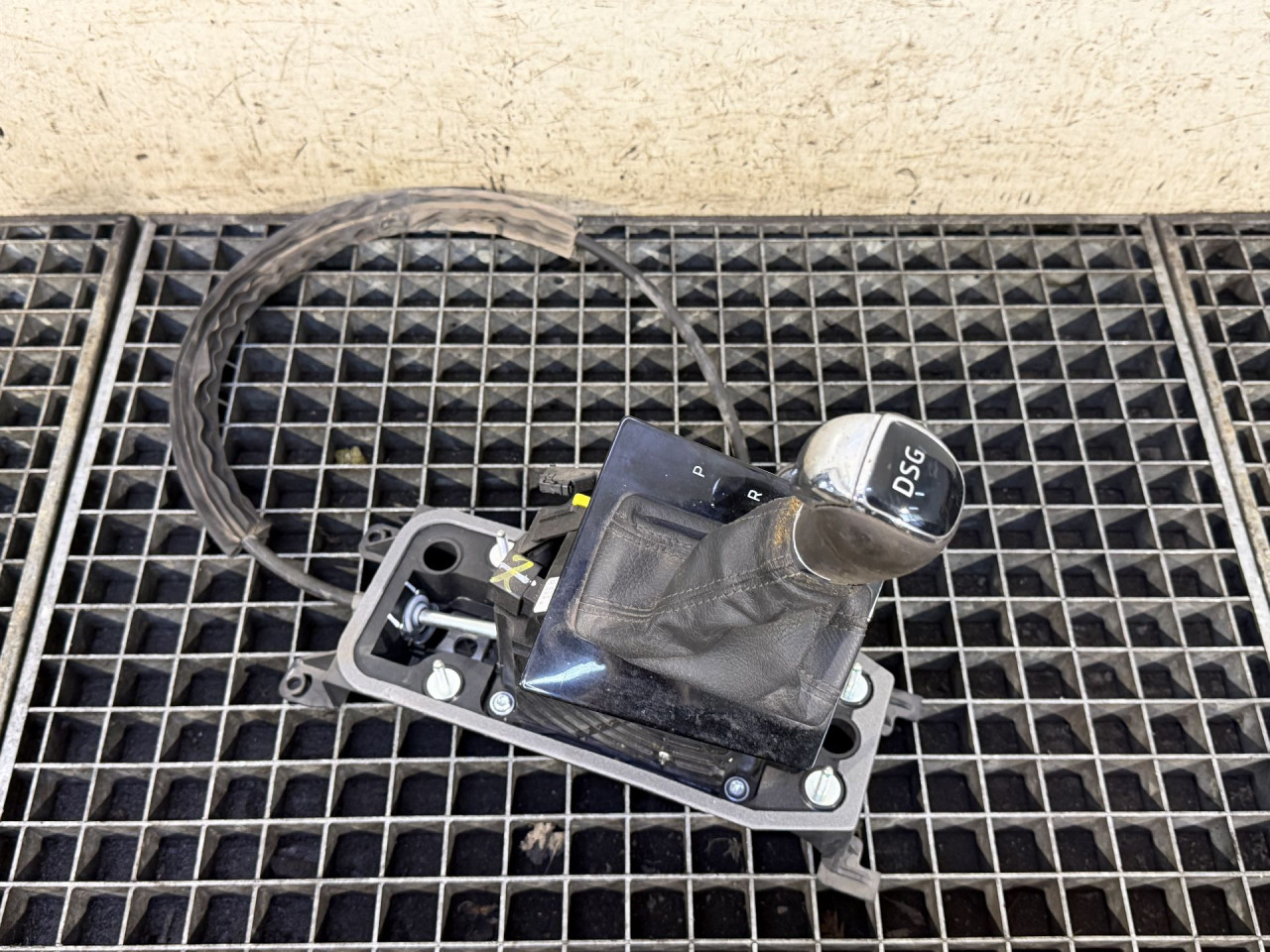 DIJELOVI SALTEBLA SKODA SUPERB > 19- 2.0 3Q2713023D