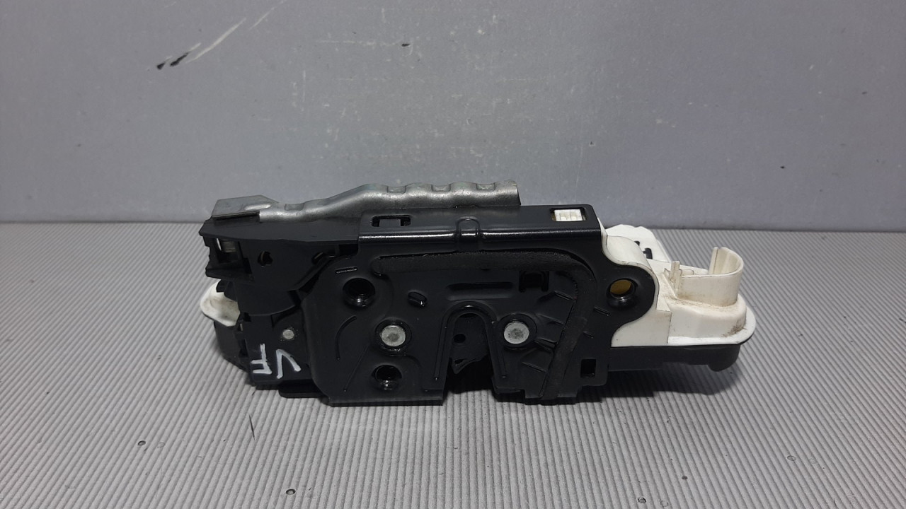 DIJELOVI BRAVA VRATA VW GOLF 6 > 08-12 5K1837015