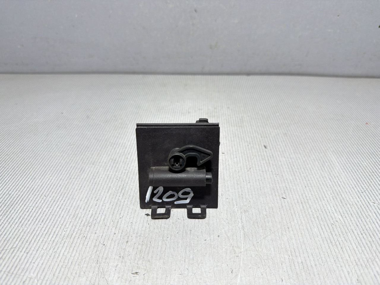 MOTORIC POKLOPCA REZERVOARA MERCEDES GLA (X156) > 13-16 A00382032