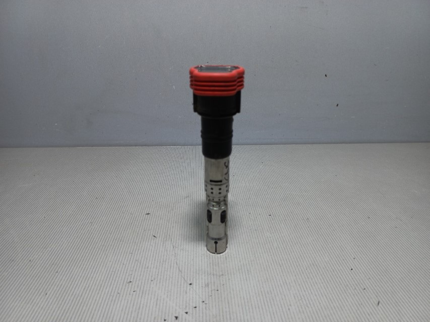 DIJELOVI BOMBINA AUDI A8 (4E) > 02-10 077905115T
