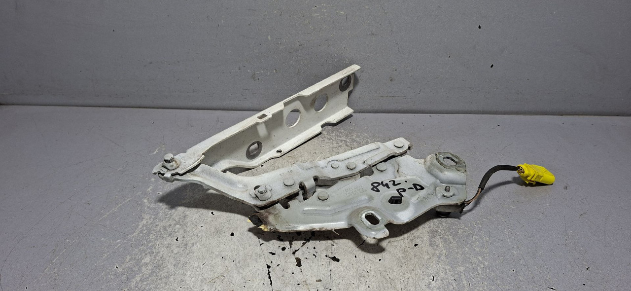 DIJELOVI SKARE OD HAUBE AUDI A6 4K > 18- 4K0823302A