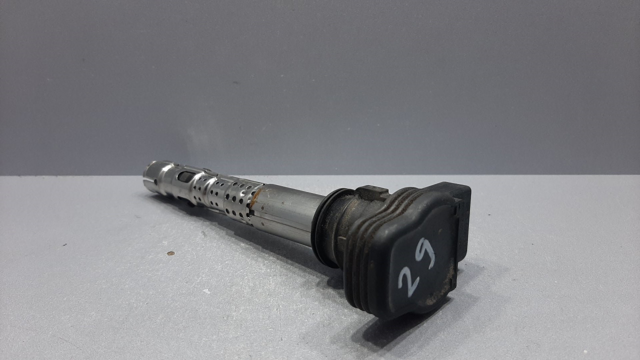 DIJELOVI BOMBINA AUDI A4 (B7) > 04-07 06F905115F