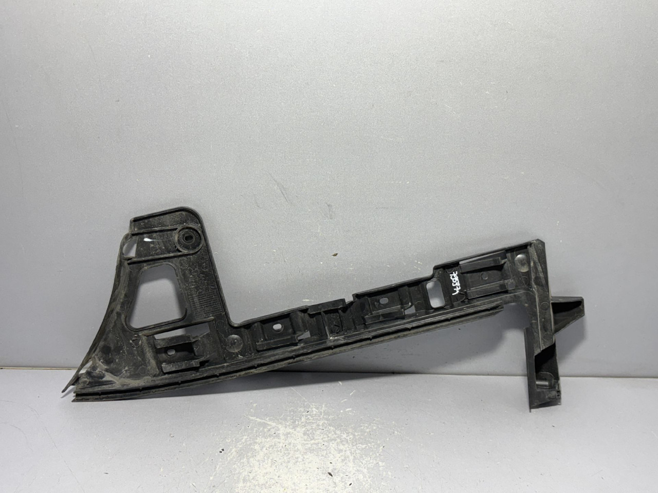 NOSAC ZADNJEG BRANIKA VW PASSAT B6 > 05-10 3C9807394
