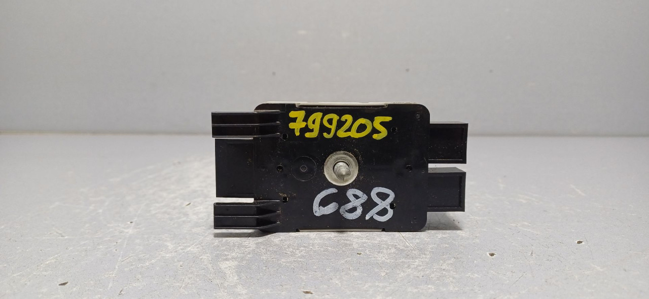 DIJELOVI ANTENA VW GOLF 7 > 12-16 5Q0035570
