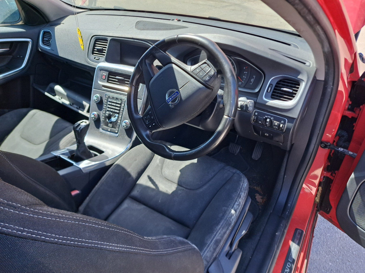 DIJELOVI VOLVO V60 2.0 DIZEL 110KW 2016. MJENJAC MOTOR D4204T9