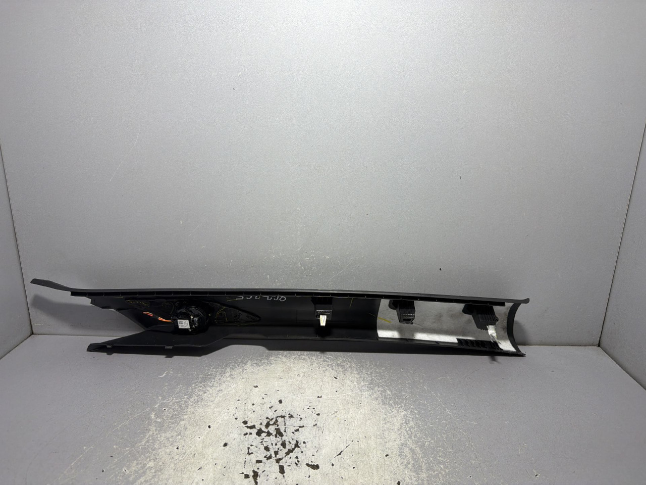 DIJELOVI PLASTIKA VW GOLF 8 > 19- 2.0 5H0867233P