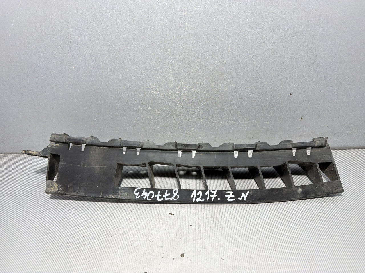 DIJELOVI NOSAC ZADNJEG BRANIKA SKODA YETI > 13- 2.0 5L6807864A