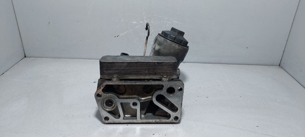 KUCISTE FILTERA ULJA VW T5 > 03-09 070115389B