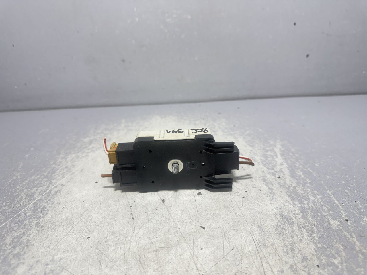 DIJELOVI ANTENA SKODA KAROQ > 17- 5Q0035570