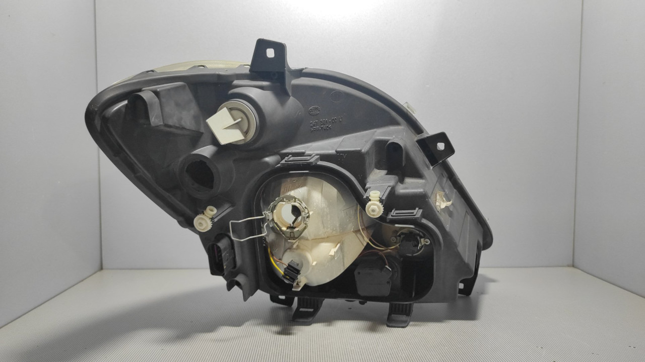 DIJELOVI FAR MERCEDES SPRINTER > 06-13 A9068200161