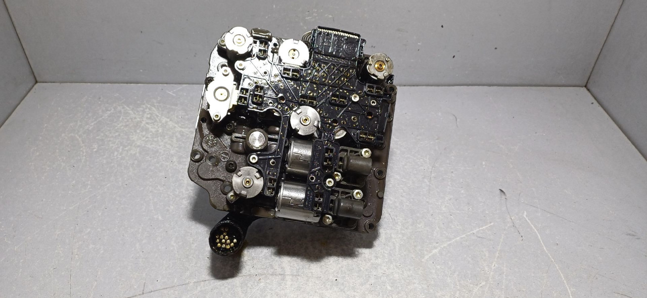 DIJELOVI MEHATRONIKA VW CADDY > 03-10 02E325025AE