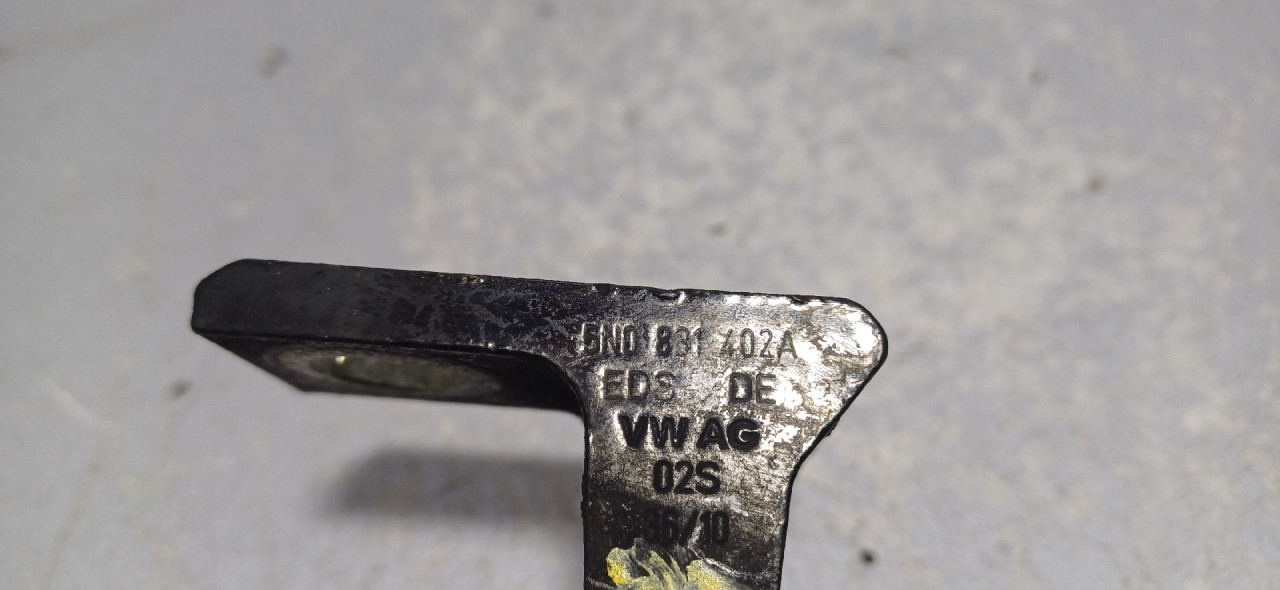 DIJELOVI BAGLAMA VW TIGUAN > 07-11 5N0831402A