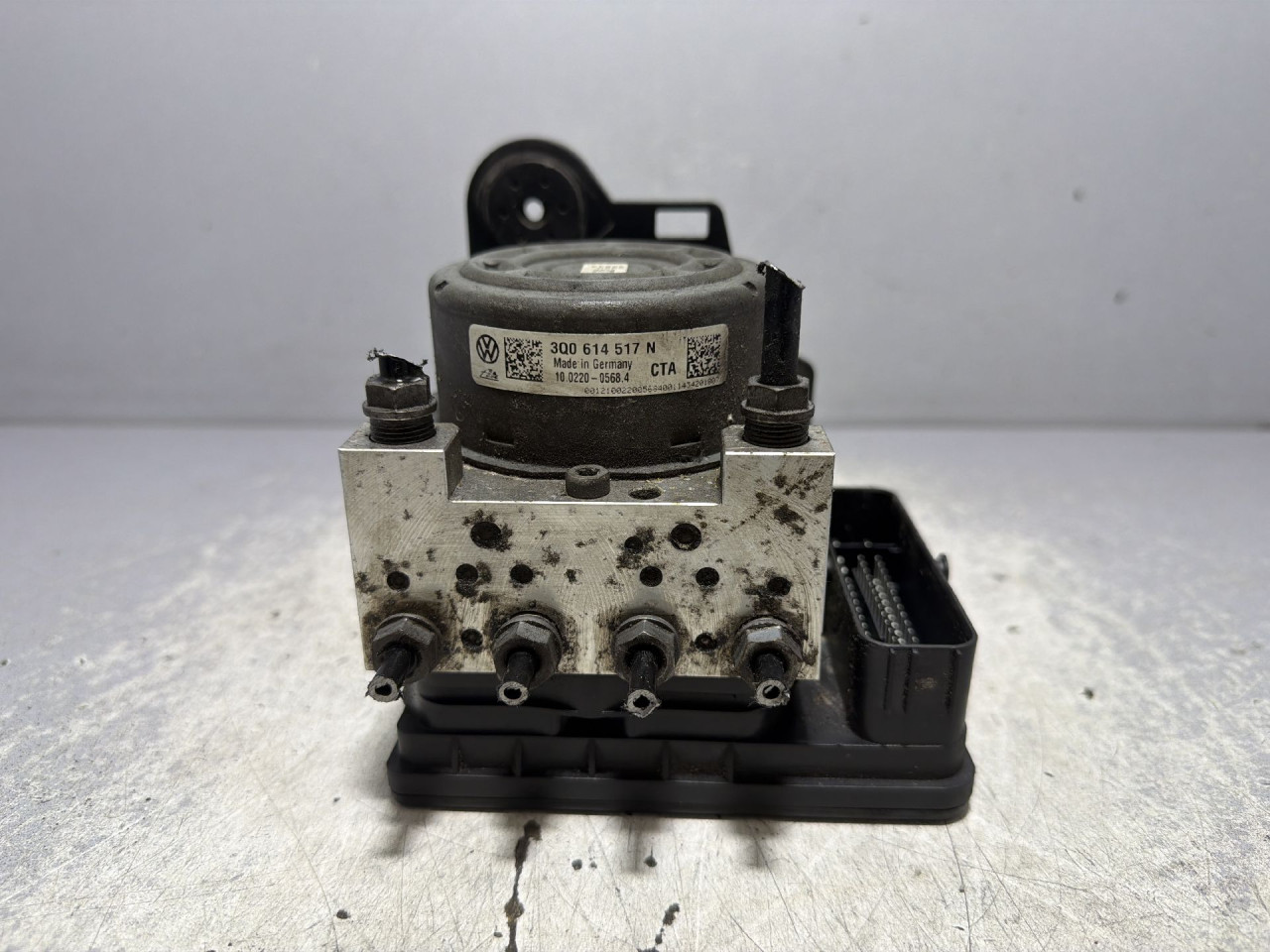 DIJELOVI ABS ELEKTRONIKA VW PASSAT B8 > 14-19 1.6 3Q0614517N