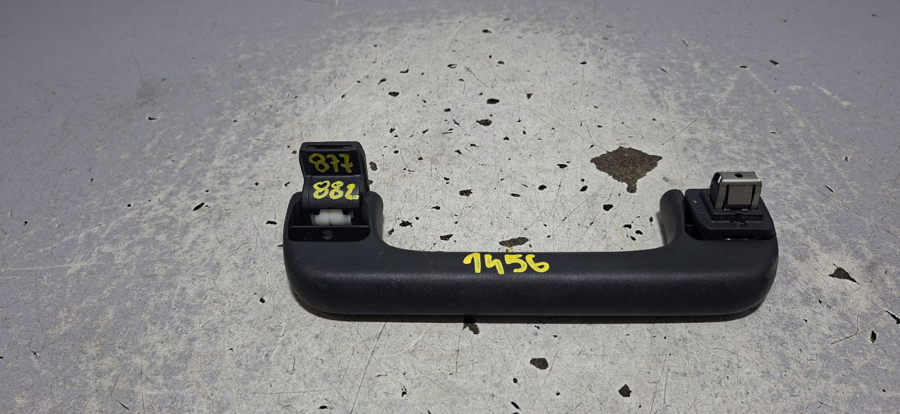 DIJELOVI KROVNA RUCKA AUDI Q5 (FY) > 17 - 20  3.0 8R0857607H
