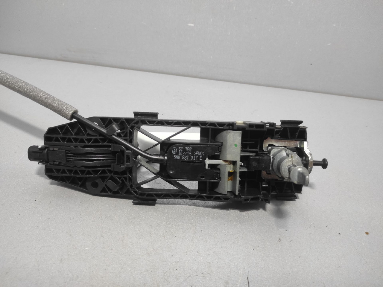 DIJELOVI RUCKA VRATA VW GOLF 7 > 12-16 5N0837885H