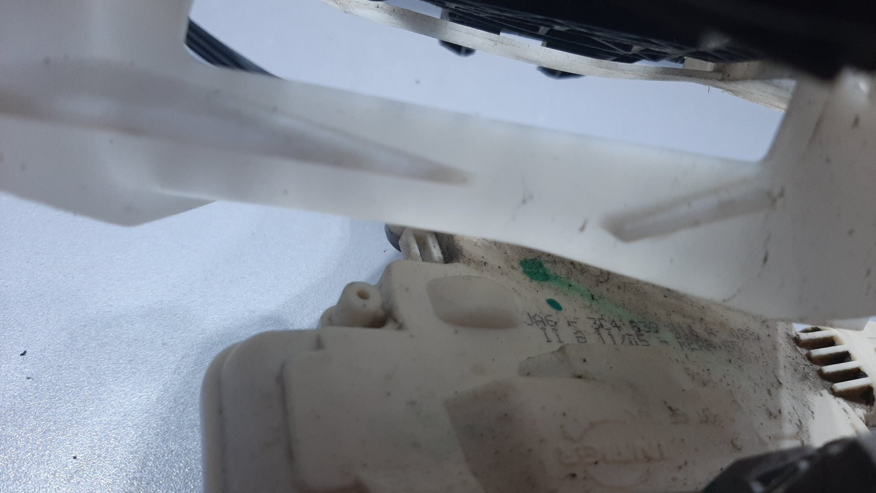 BRAVA VRATA VW PASSAT B6 > 05-10 3C4839016A