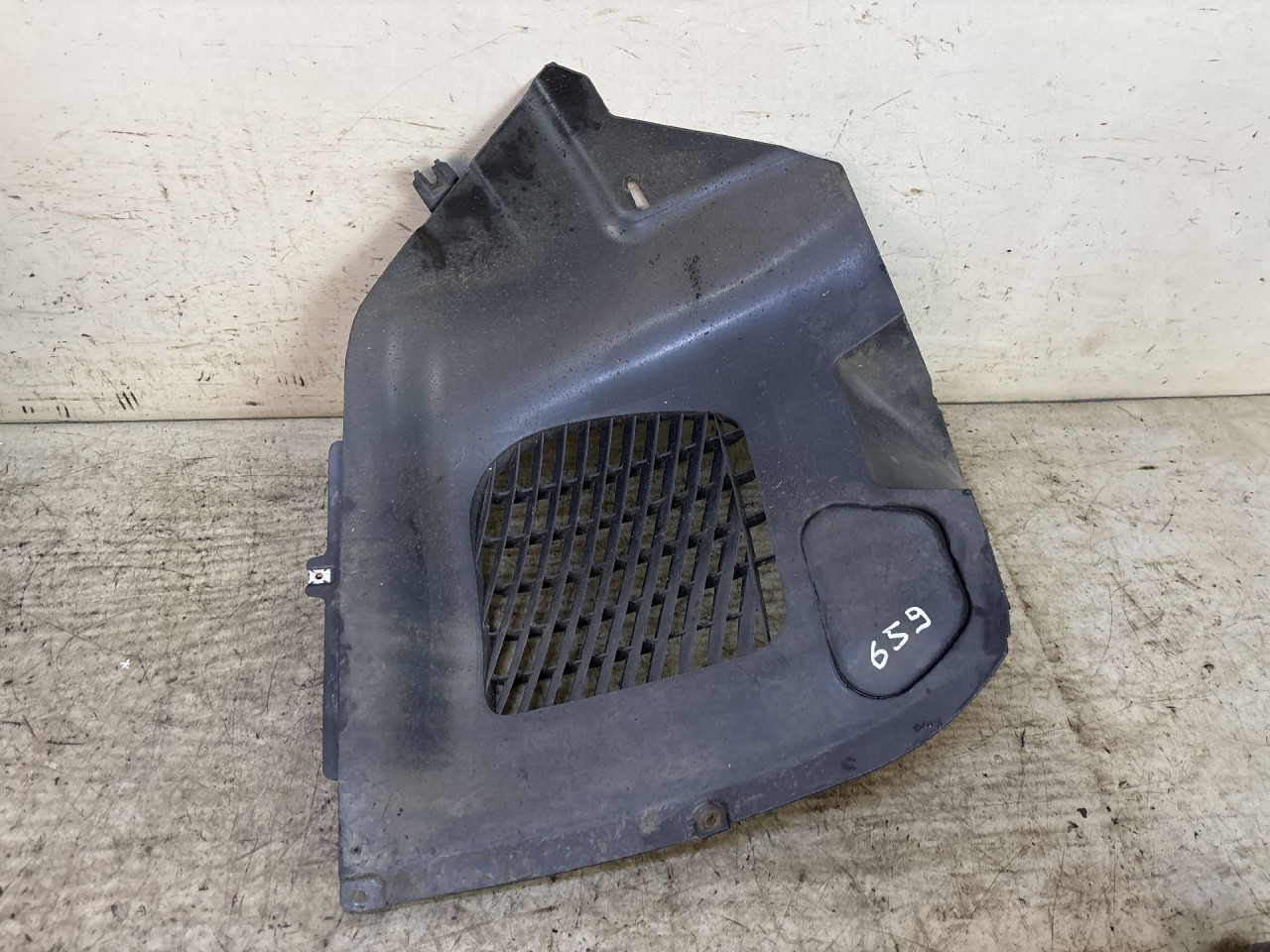 UNUTRASNJI BLATOBRAN VW TOUAREG > 11-14 7P6805911D