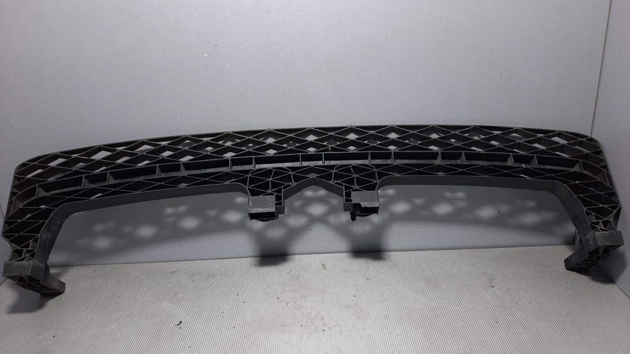 RESETKA BRANIKA VW PASSAT B7 > 10-14 3AA807571