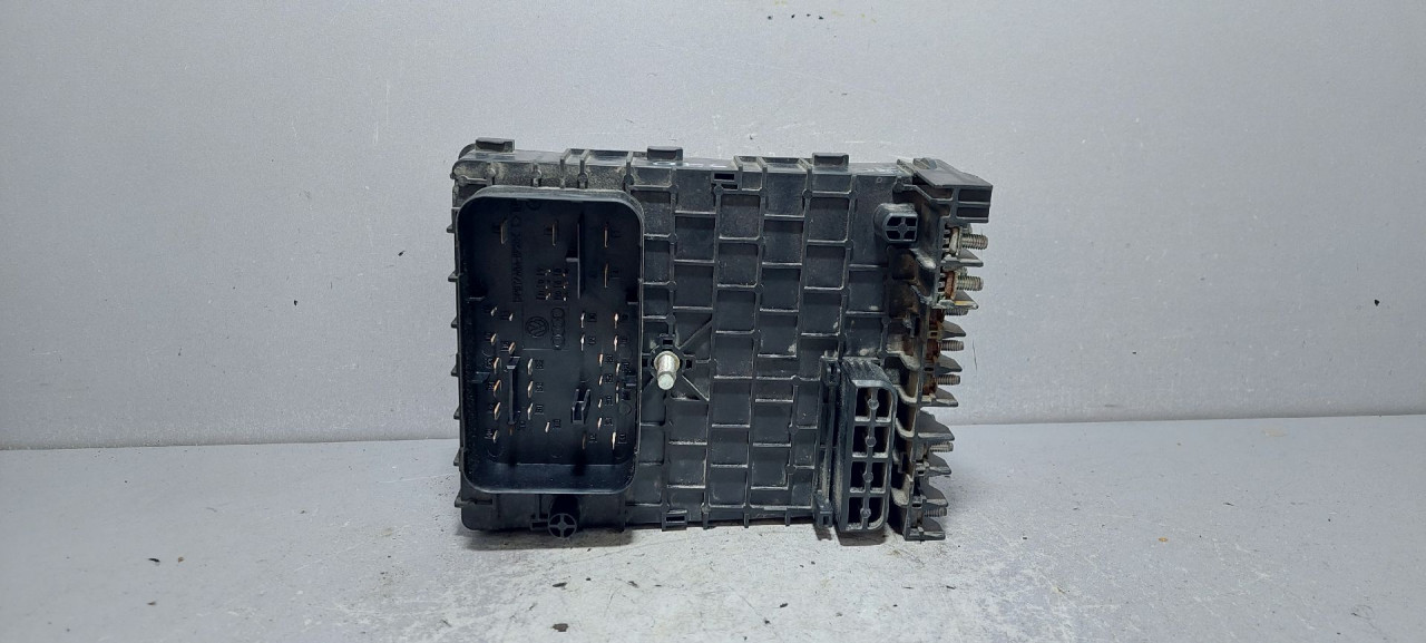 ELEKTRONIKA KUTIJA OSIGURACA VW PASSAT B6 > 05-10 3C093