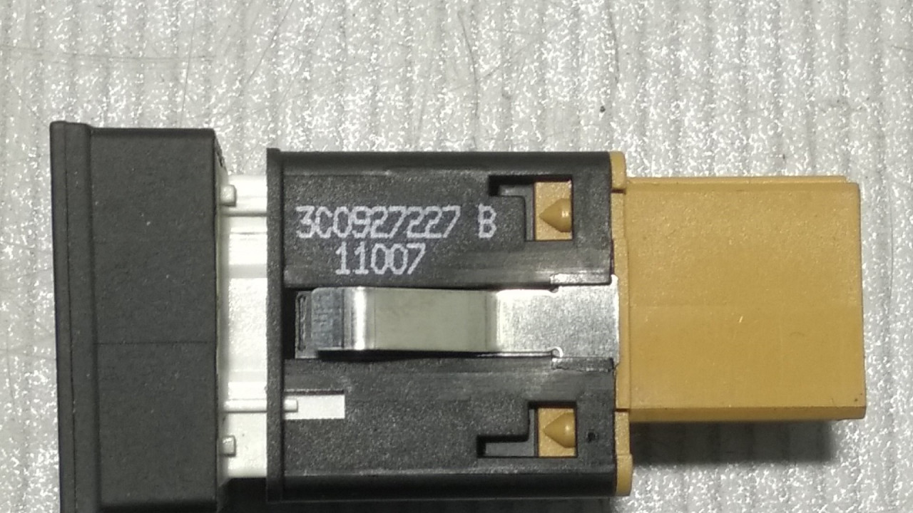 DIJELOVI PREKIDAC VW PASSAT B6 > 05-10 3C0927227B