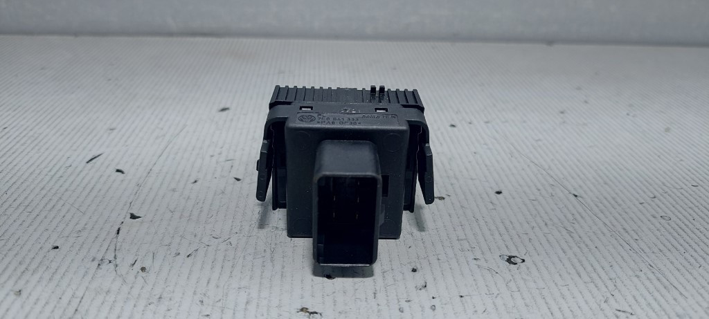DIJELOVI PREKIDAC VW T5 > 03-09 7E0941333