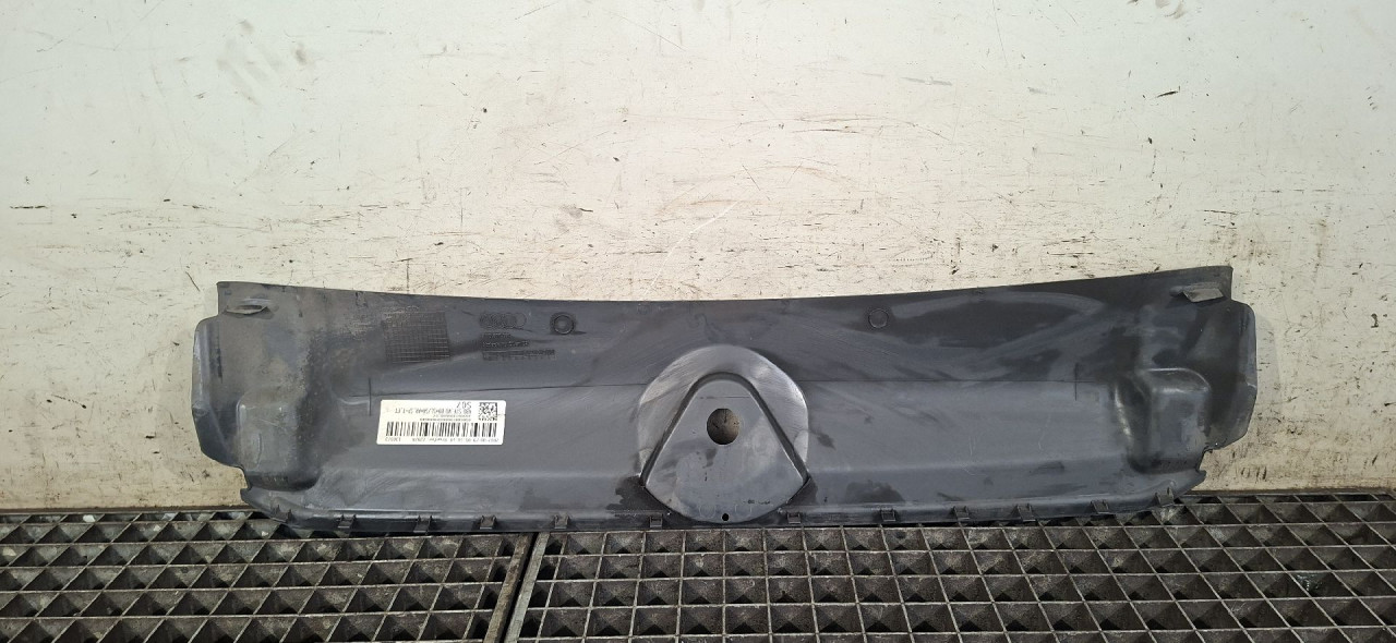 DIJELOVI PLASTIKA AUDI A4 (B9) > 15-18 2.0 8W0807081